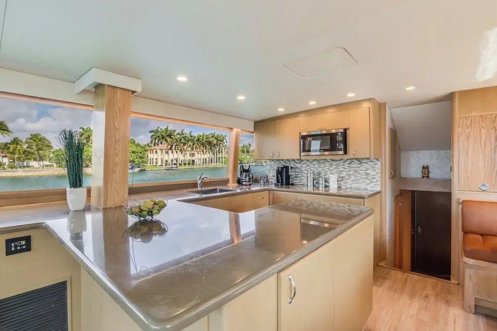 Tavern on the Bay Hotel & Marina