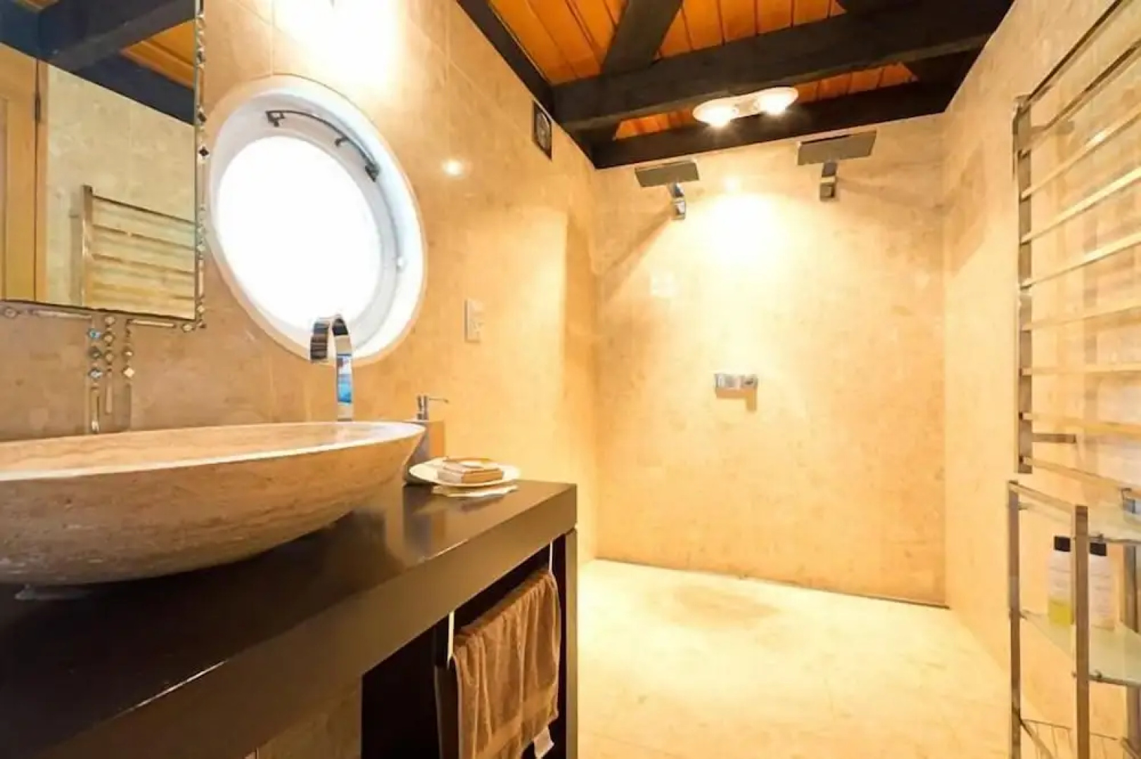 Tivoli Homestay