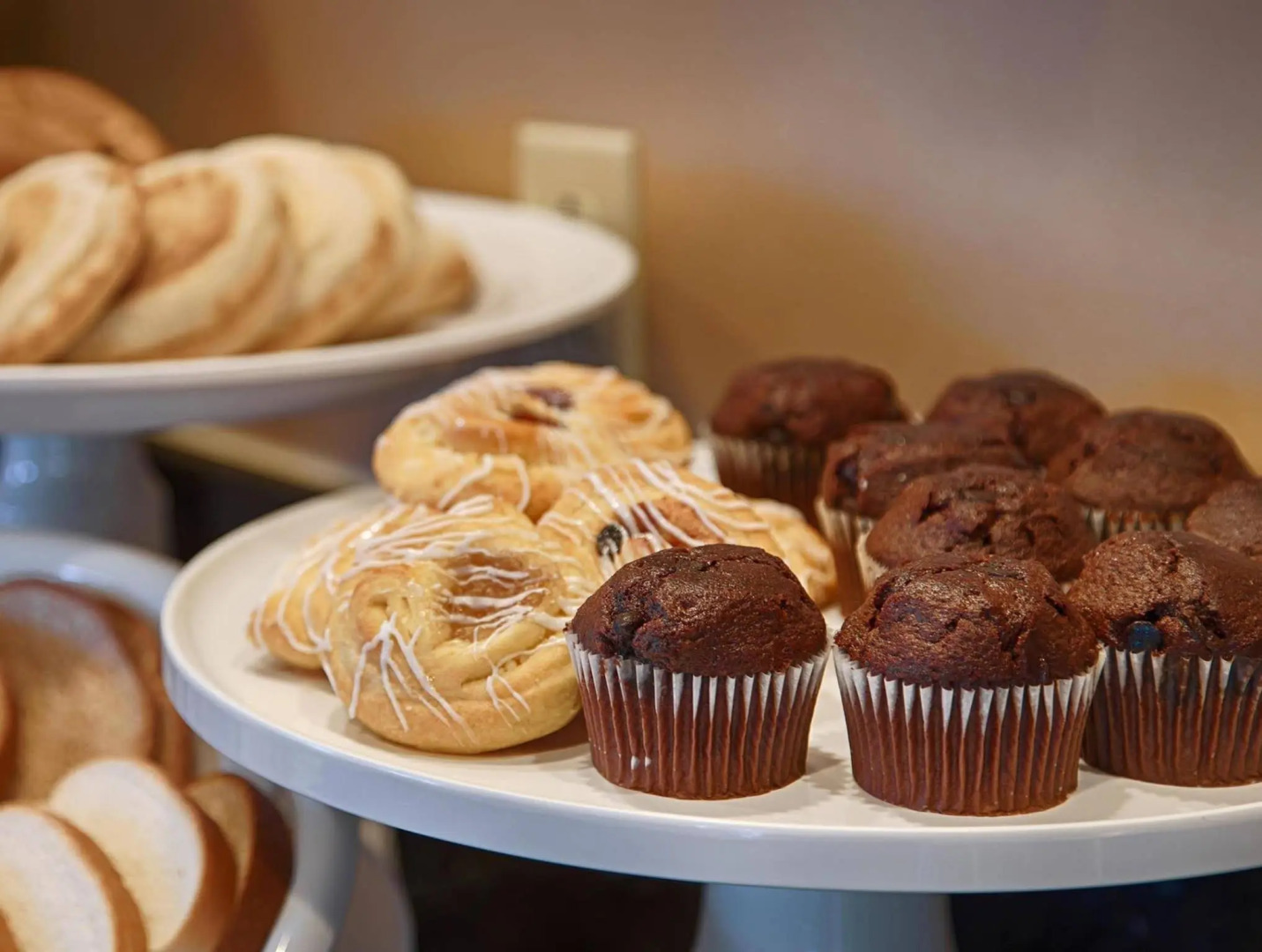 Best Western Plus Chain of Lakes Inn & Suites