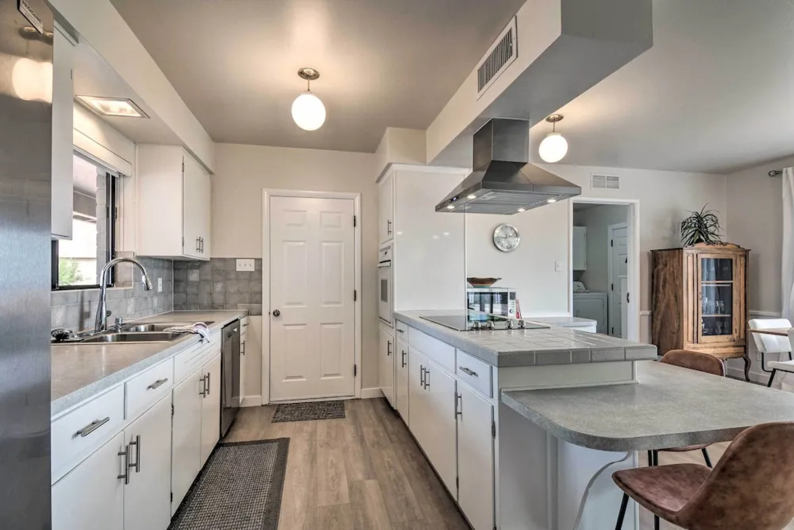 Lake Powell Views: Mid-century Home in Page