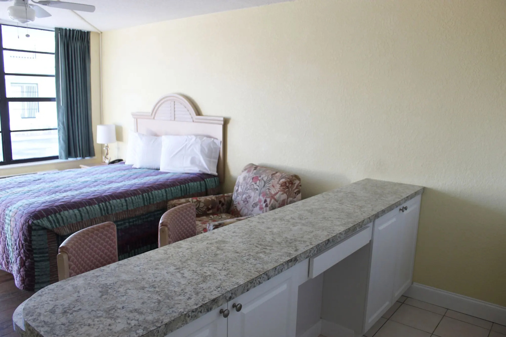 Holiday Shores Beach Club