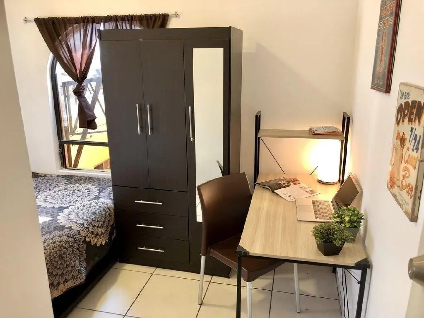 Roomies Hostel Centro Medico