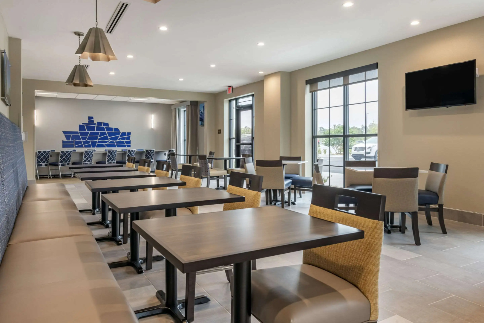 Comfort Inn & Suites Jacksonville - Orange Park Near Naval Air Station
