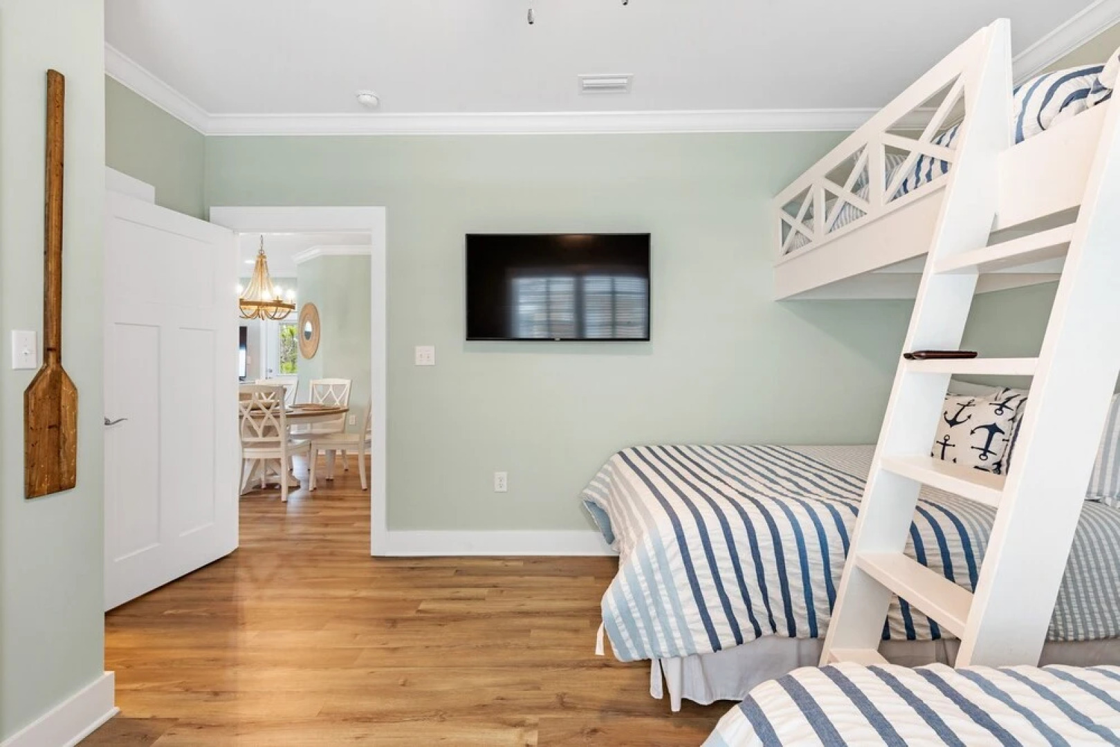 The Rookery Iii 6015 3 Bedroom Cottage by RedAwning