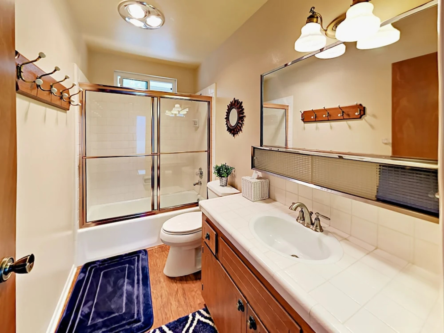 1740 Laguna Drive Home 3 Bedrooms 2 Bathrooms Home