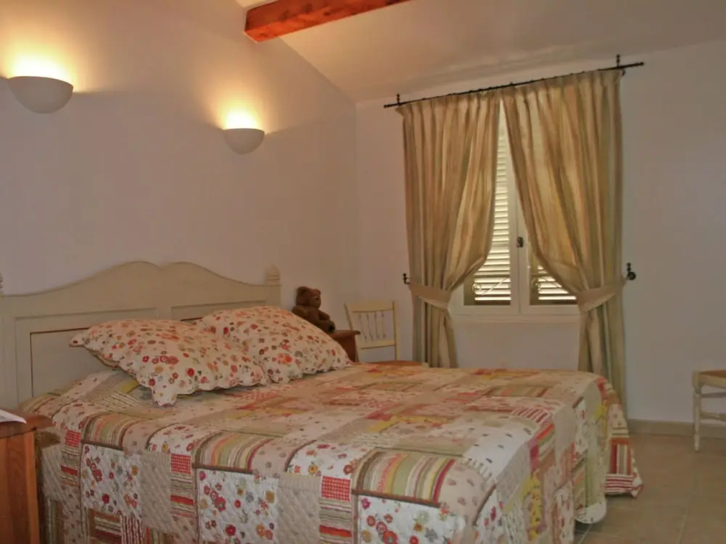 Plush Villa in Saint Tropez with Artistic Interiors & Pool