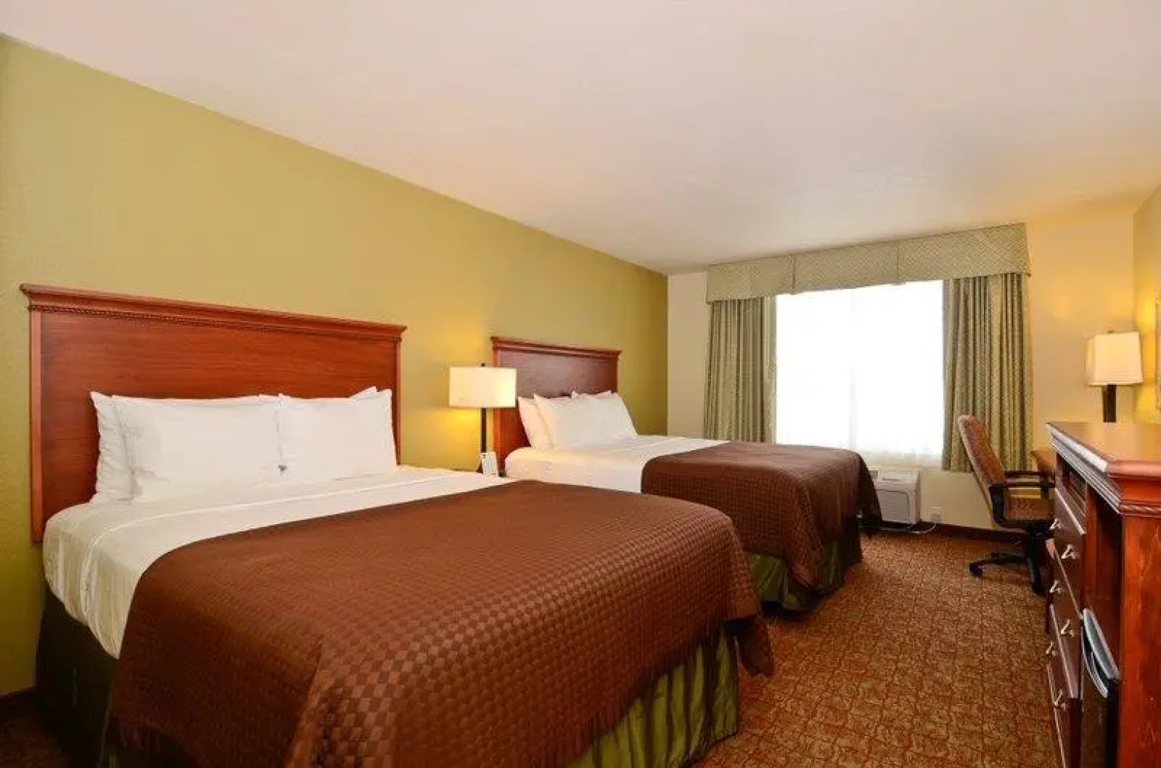 Best Western Plus Heritage Hotel & Suites