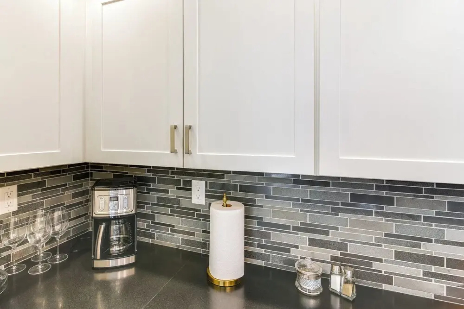 Coastal-modern Home < 3 Mi to Charlestown Beach!