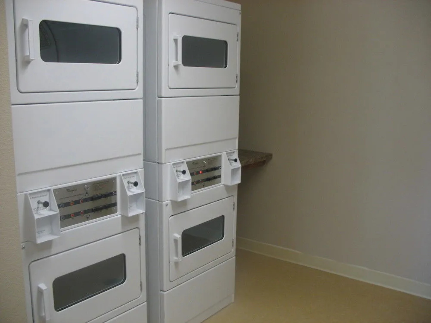 Candlewood Suites Waterloo- Cedar Falls