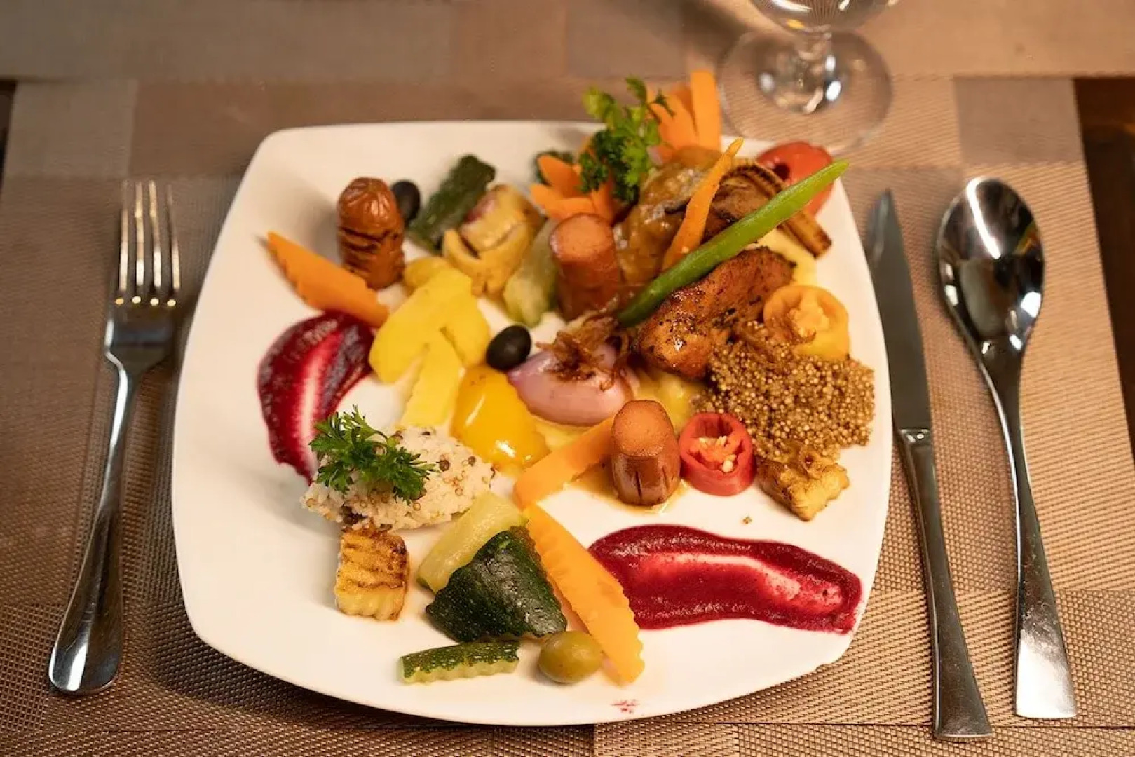 KYNROCK Airport Hotel