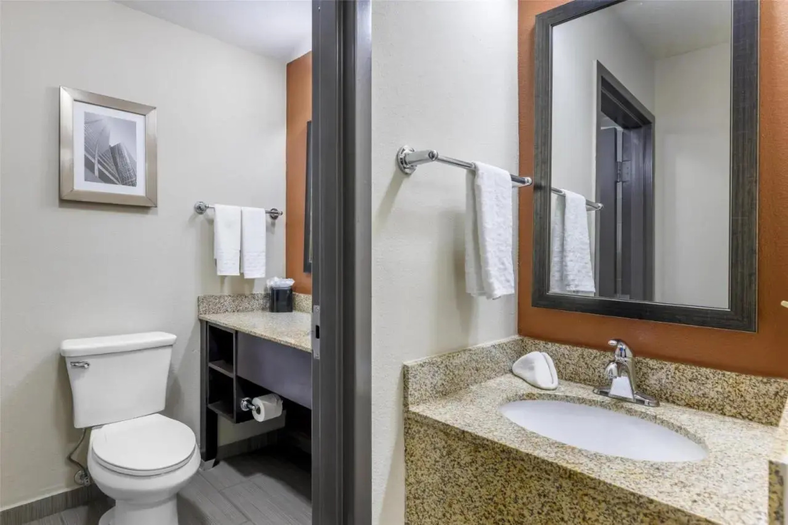 Holiday Inn Express Kansas City- Lee`S Summit