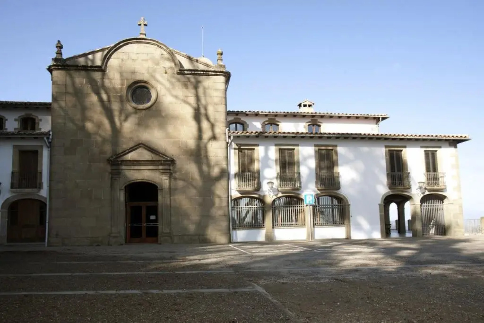 Santuari de la Salut de Sant Feliu de Pallerols