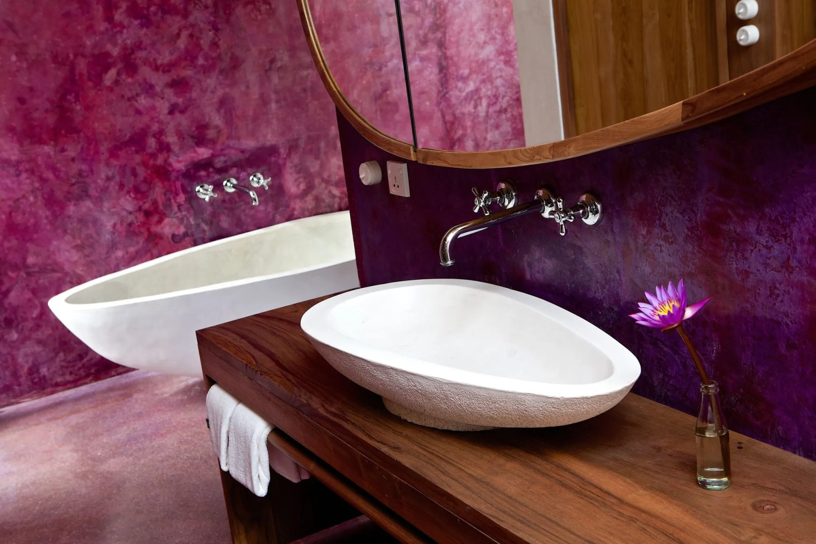 UTMT Underneath the Mango Tree Beach & Spa