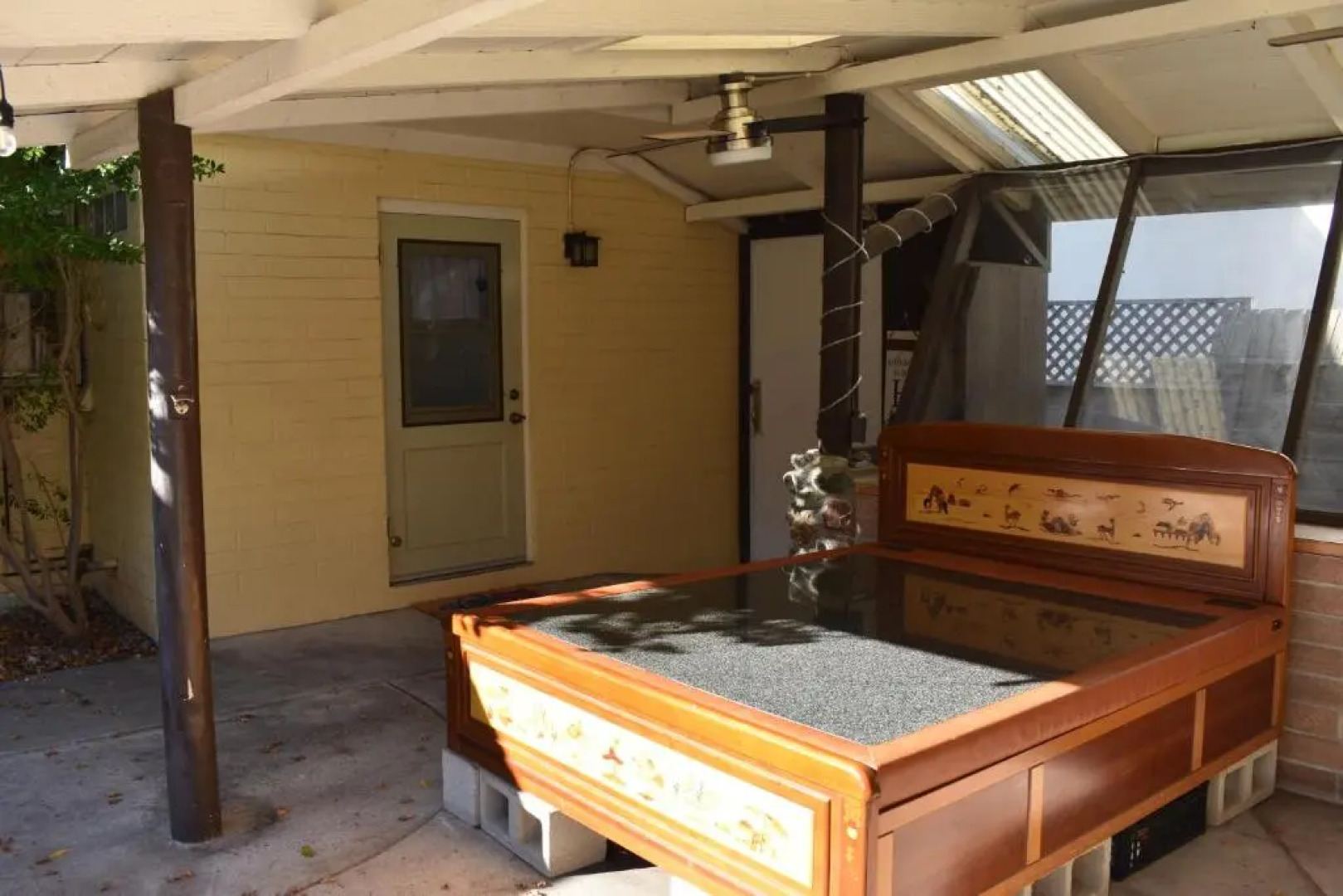 353 Pomeroy Studio Apts by Redawning