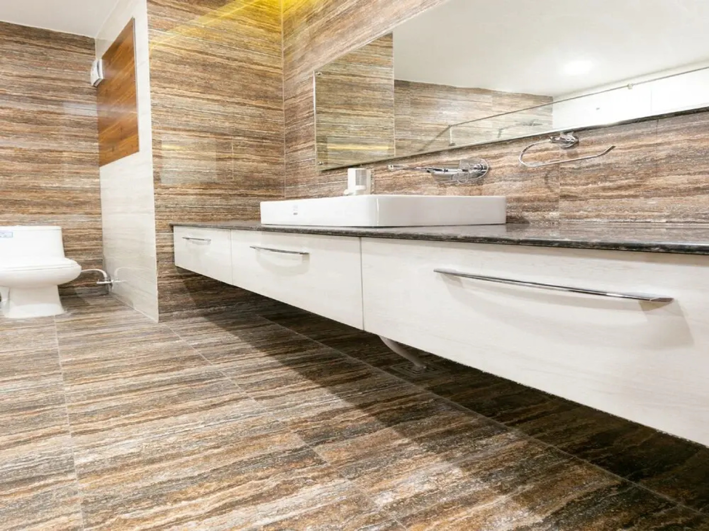 OYO 35938 Hotel Aditya & Kings