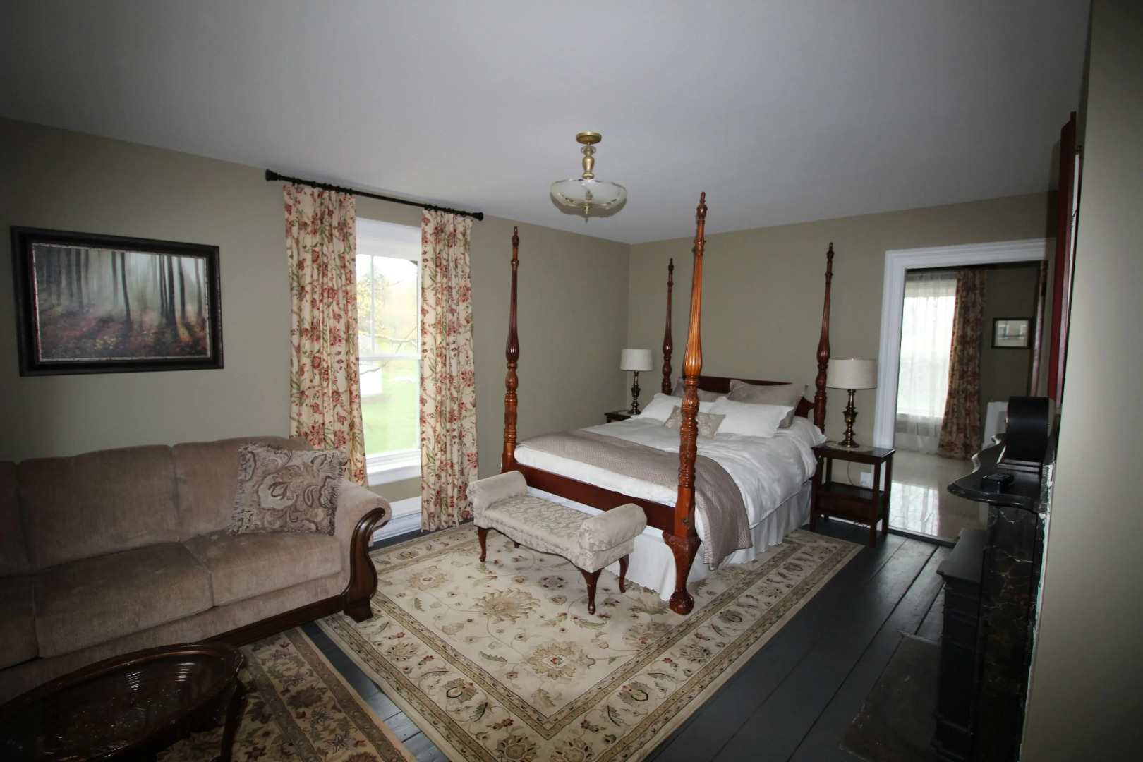Maplehurst Manor B&B