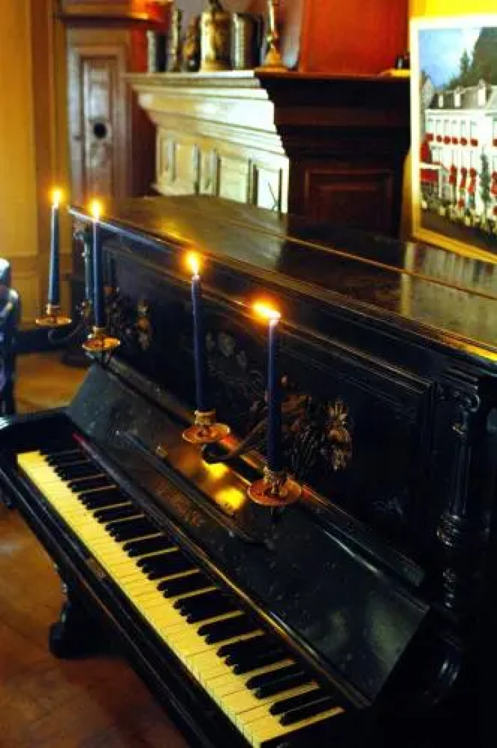 Royal Hotel-Restaurant Bonhomme