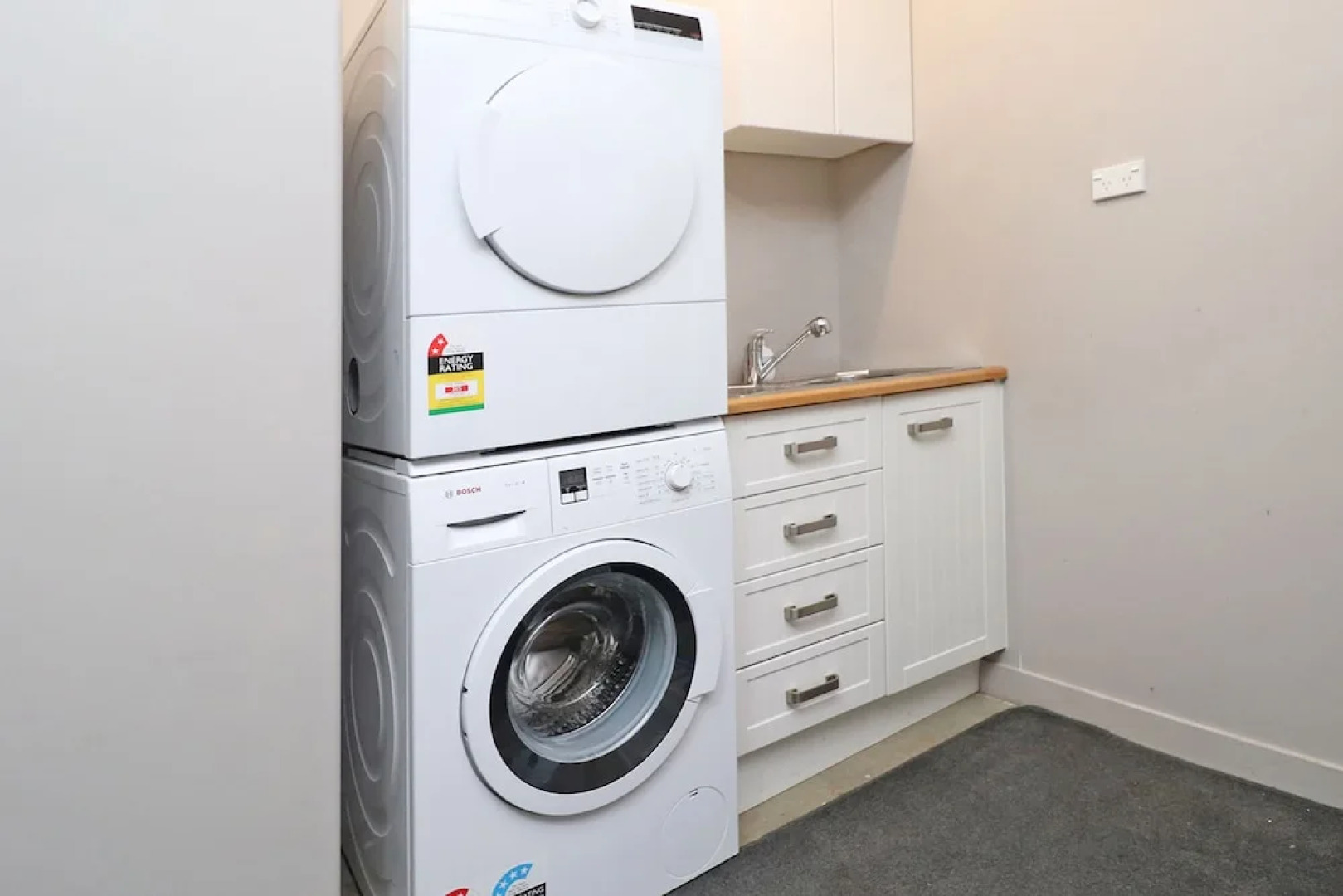 Country Living on Raynes Road