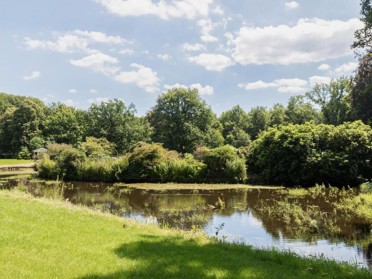 Chalet in Hulshorst Near Lake
