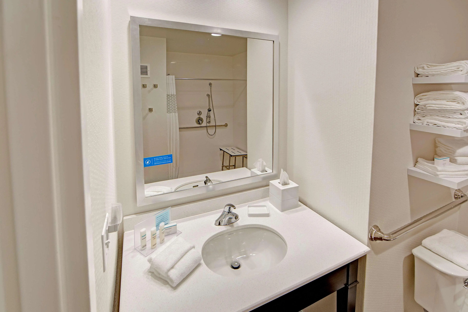 Hampton Inn & Suites Asheville Airport