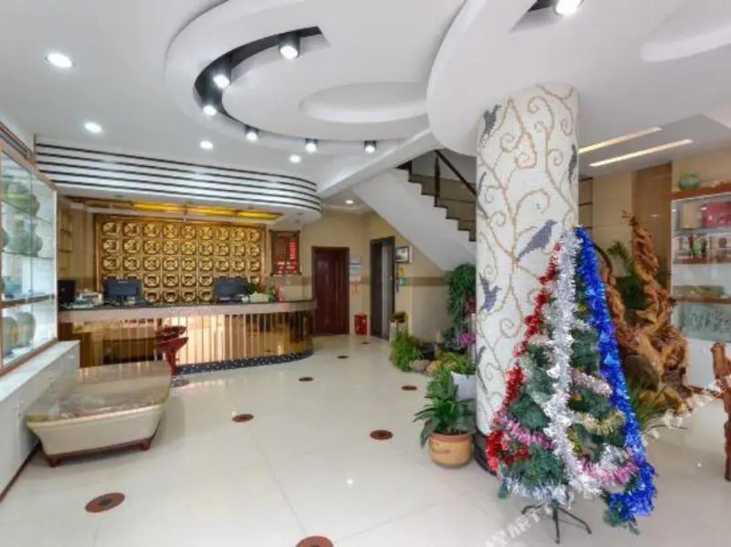 Jianchuan Business Hotel