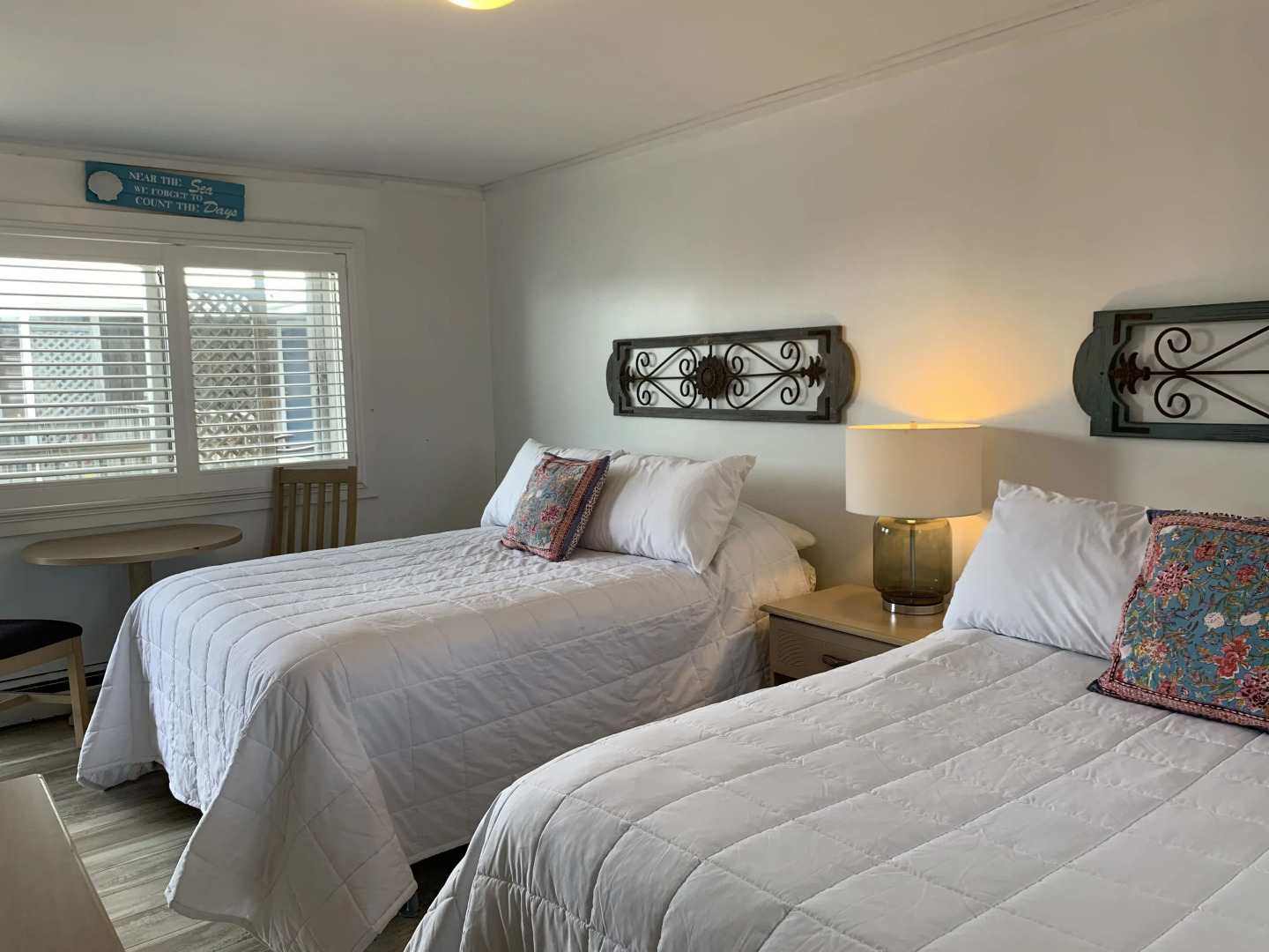 Vineyard Harbor Motel - Private Beach