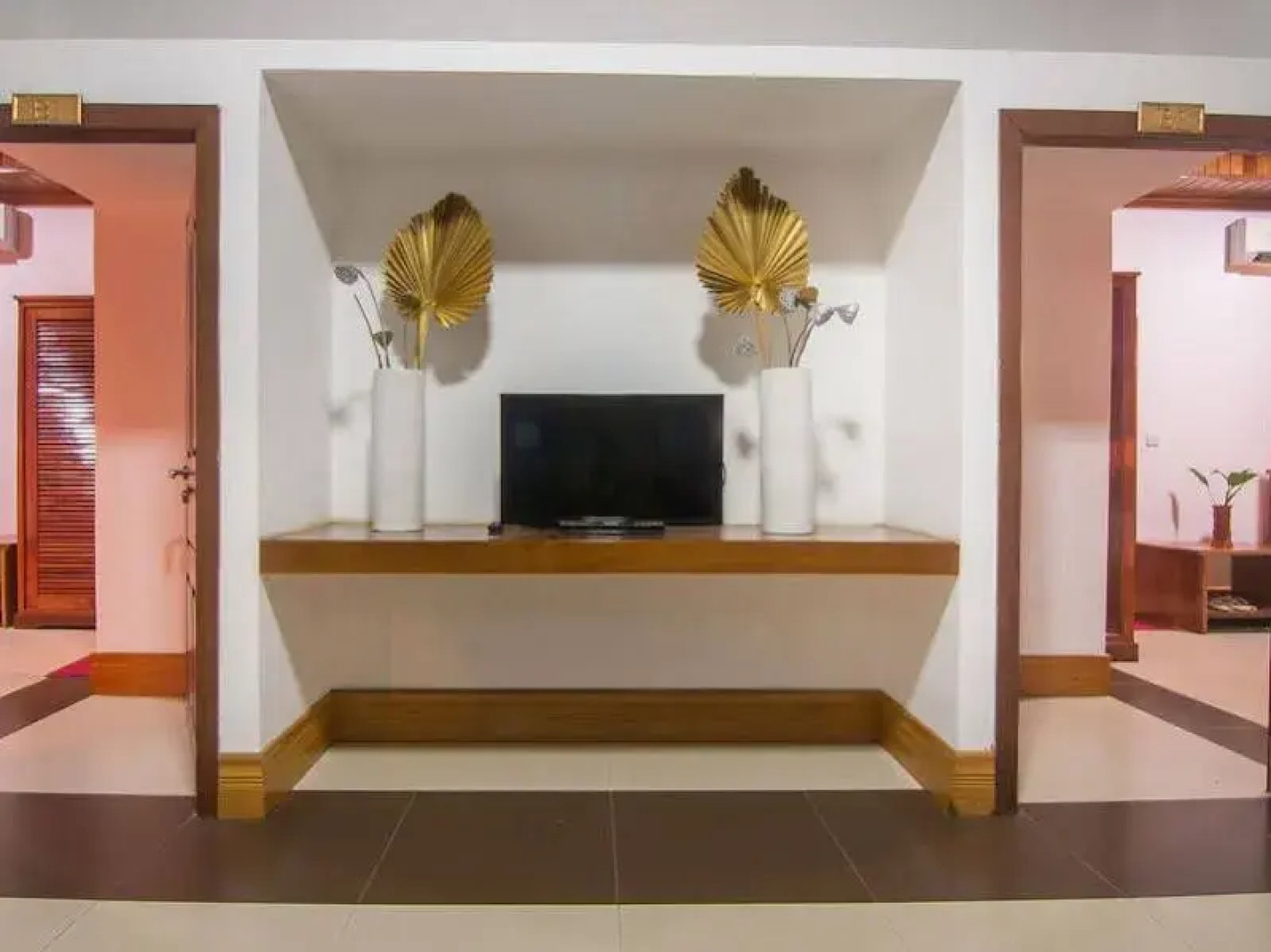 Golden Chenla Hotel and Restaurant