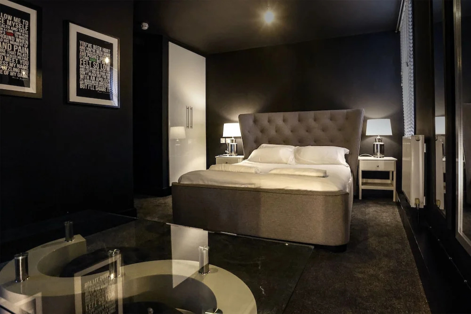 the sea lounge accommodation