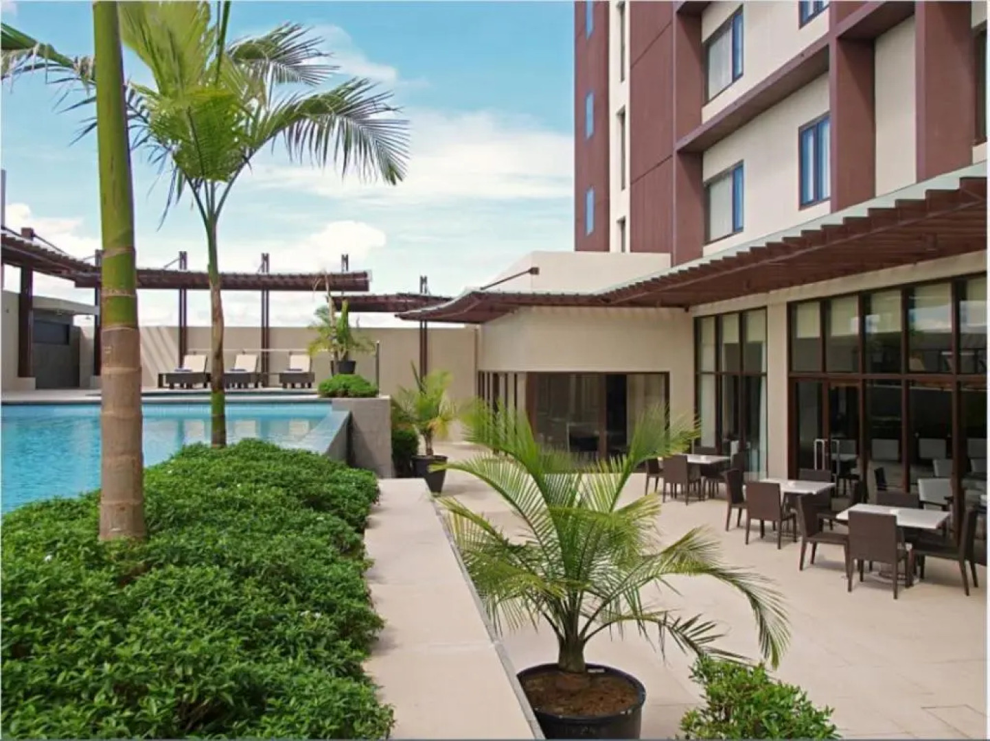 Seda Centrio - Newly Renovated