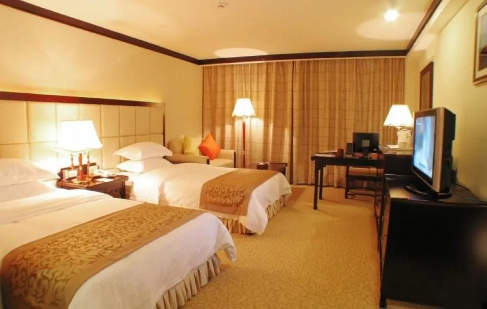 March Flower International Hotel