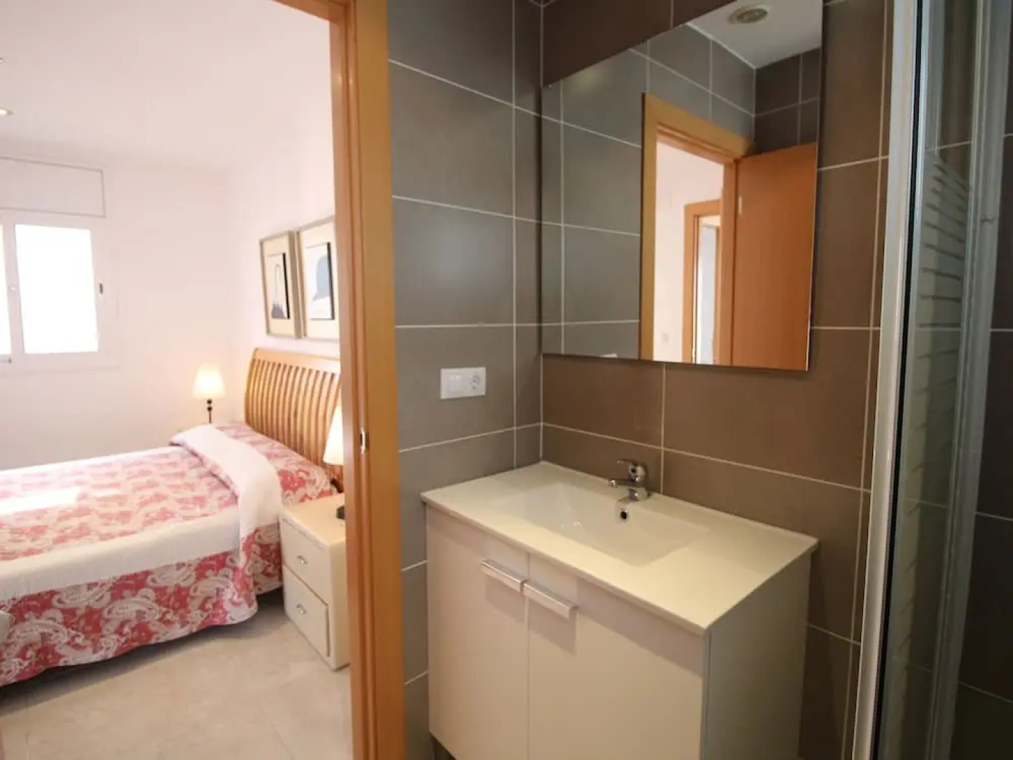 Peaceful Holiday Home with Private Pool in Empuriabrava