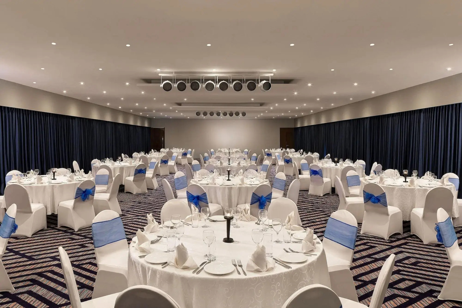 Отель Four Points by Sheraton Dar es Salaam New Africa