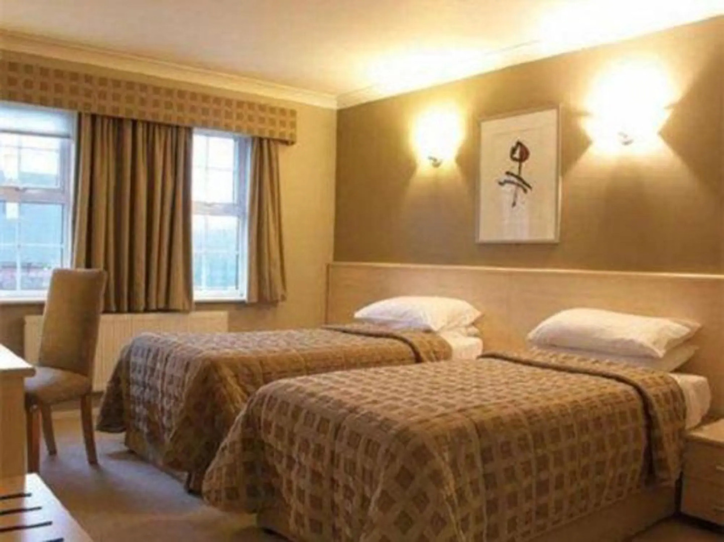 Отель The Avenue