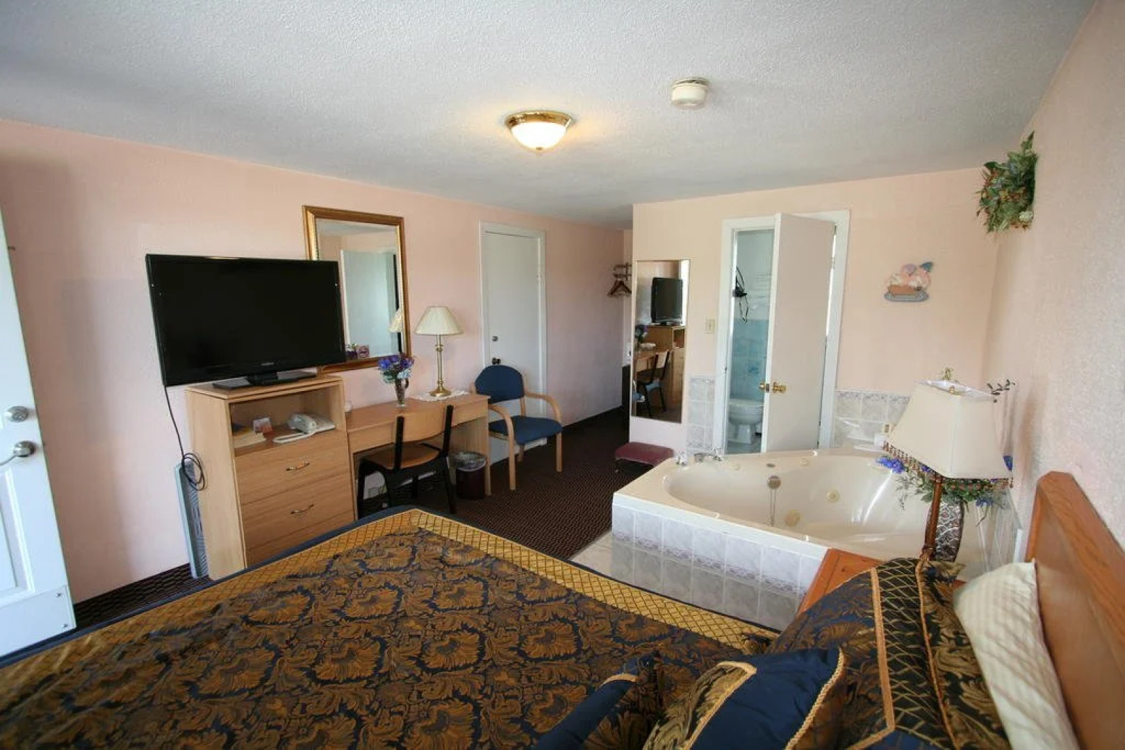 Motel 6 Campbellford, ON