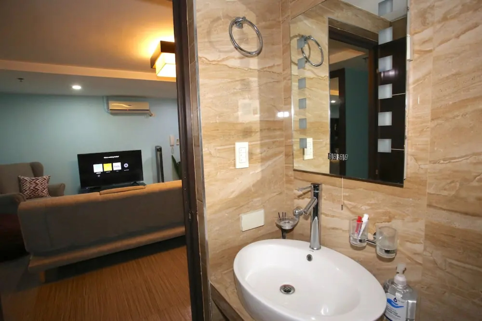 Indigo Manila Apartment @ ADB