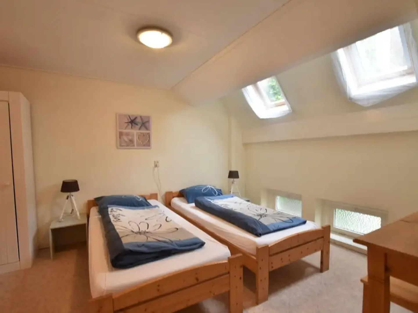 Spacious Coastal Getaway Bergen