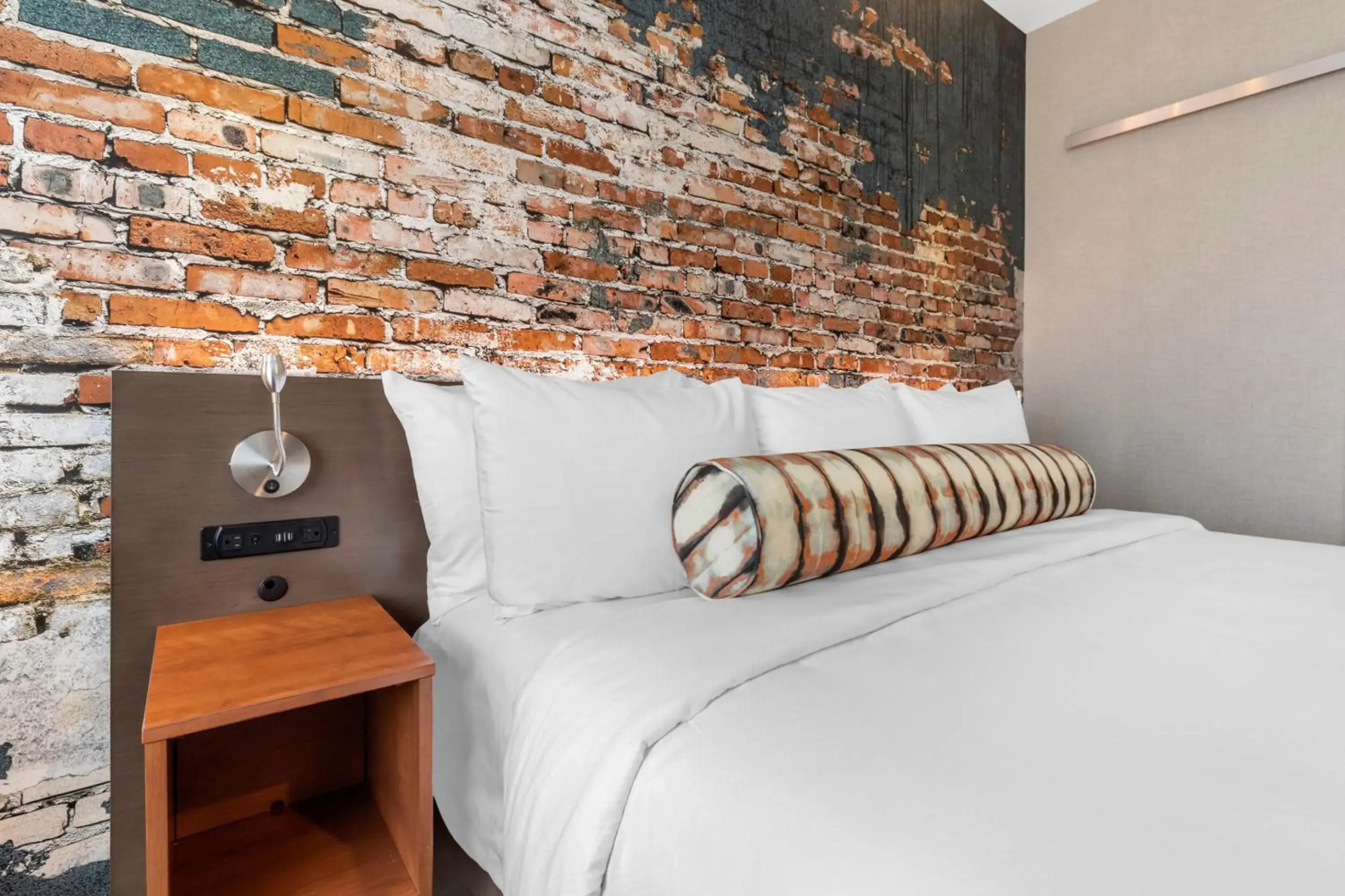 Cambria Hotel Omaha Downtown