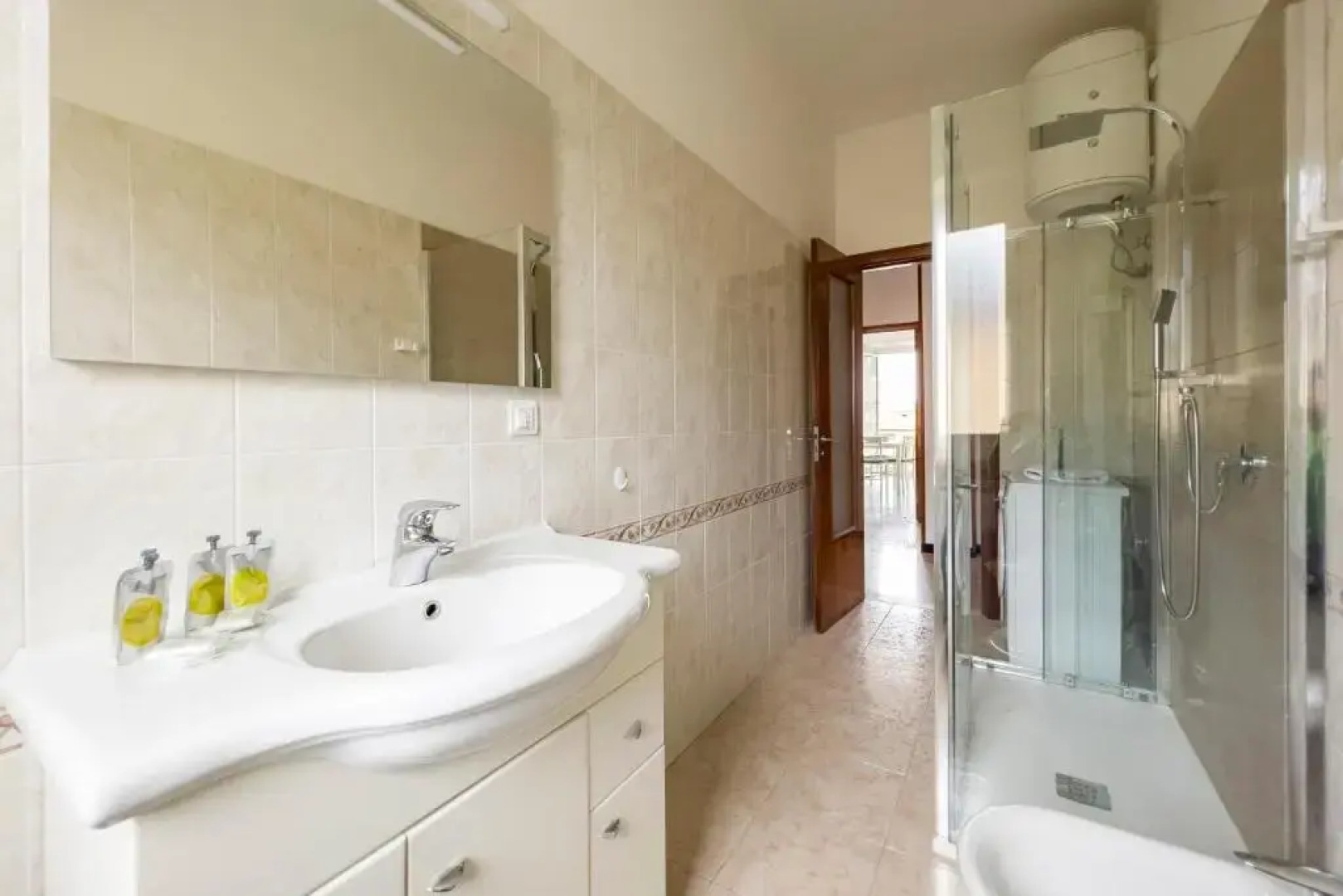 JOIVY Family Flat W/Terrace & Parking Near Beach