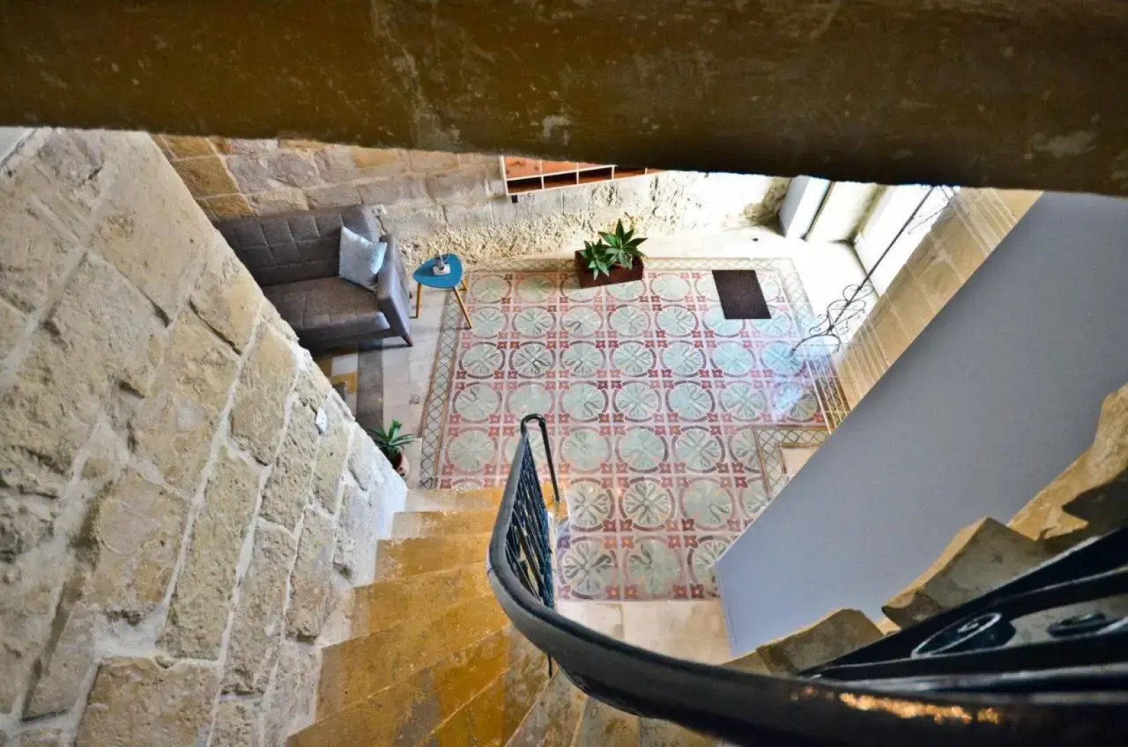 Eight Point Living 6B