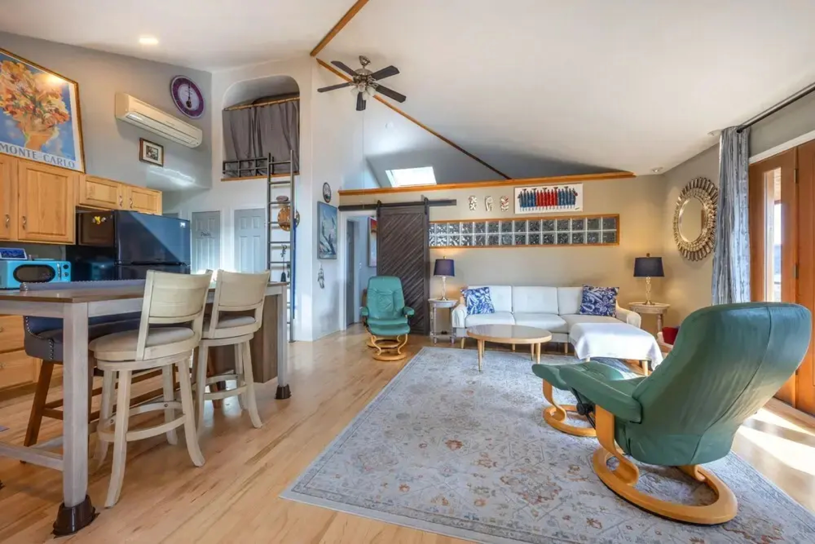 Lois Lane's Perch 1 Bedroom Home By Redawning