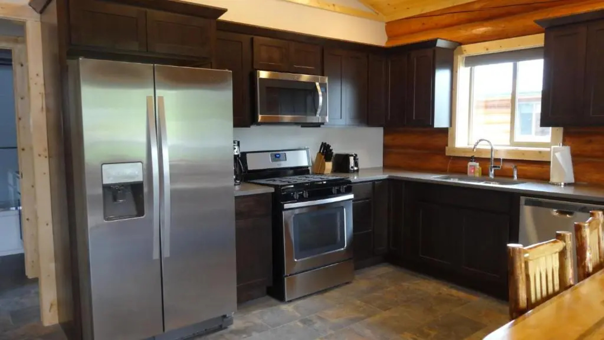 Bonners Ferry Log Inn