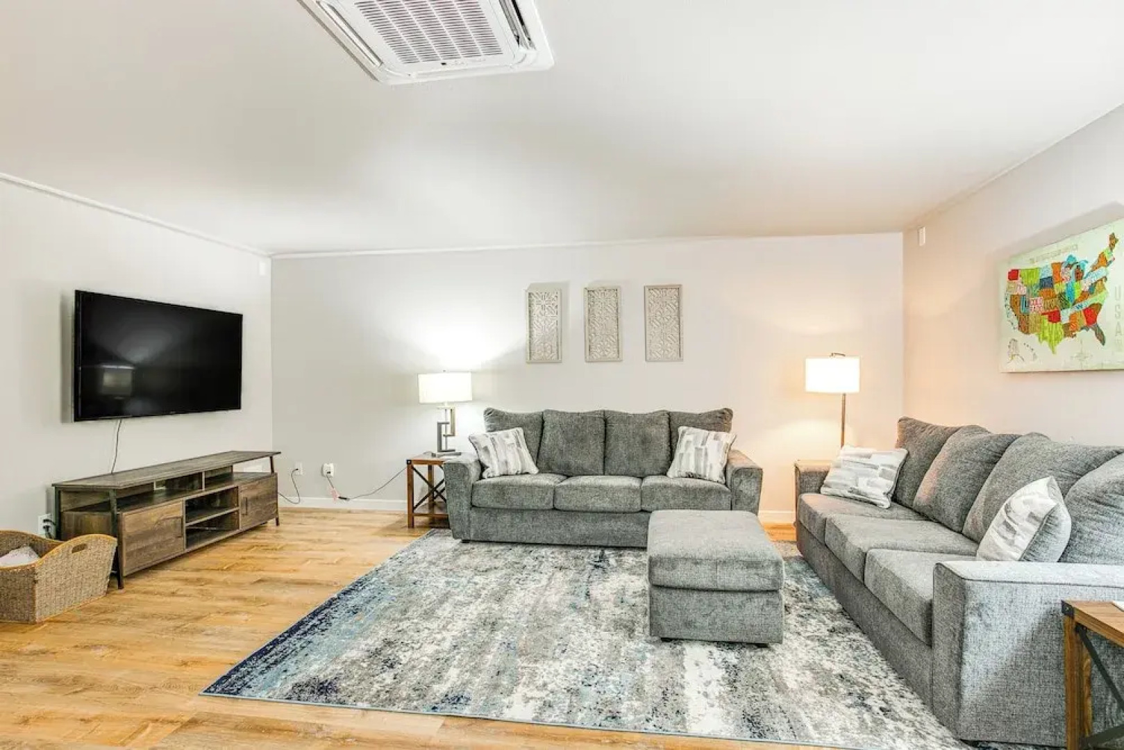 Updated Duplex Home < 1 Mi to Downtown Enumclaw!