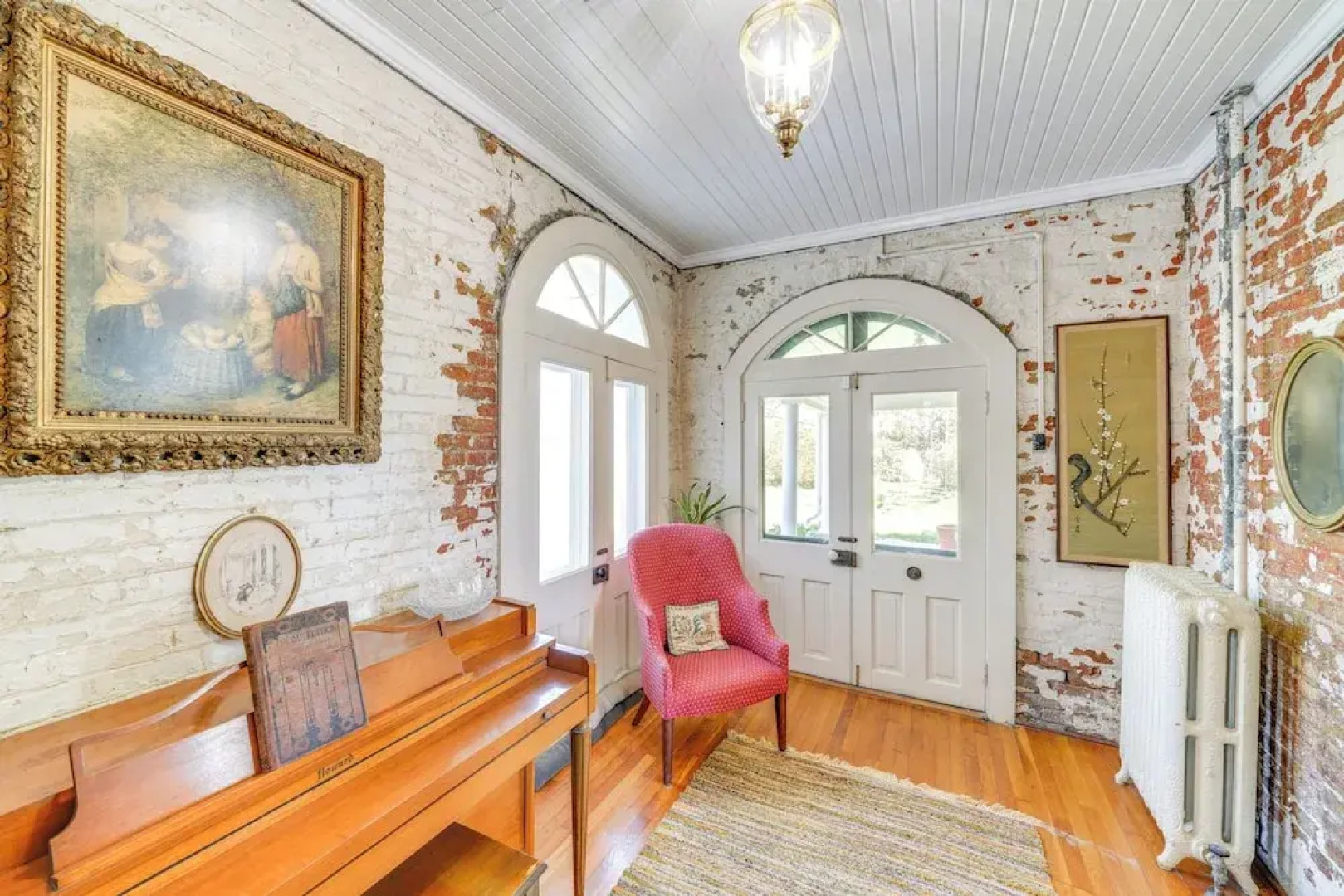 Historic & Spacious Family Home in Nicholasville!