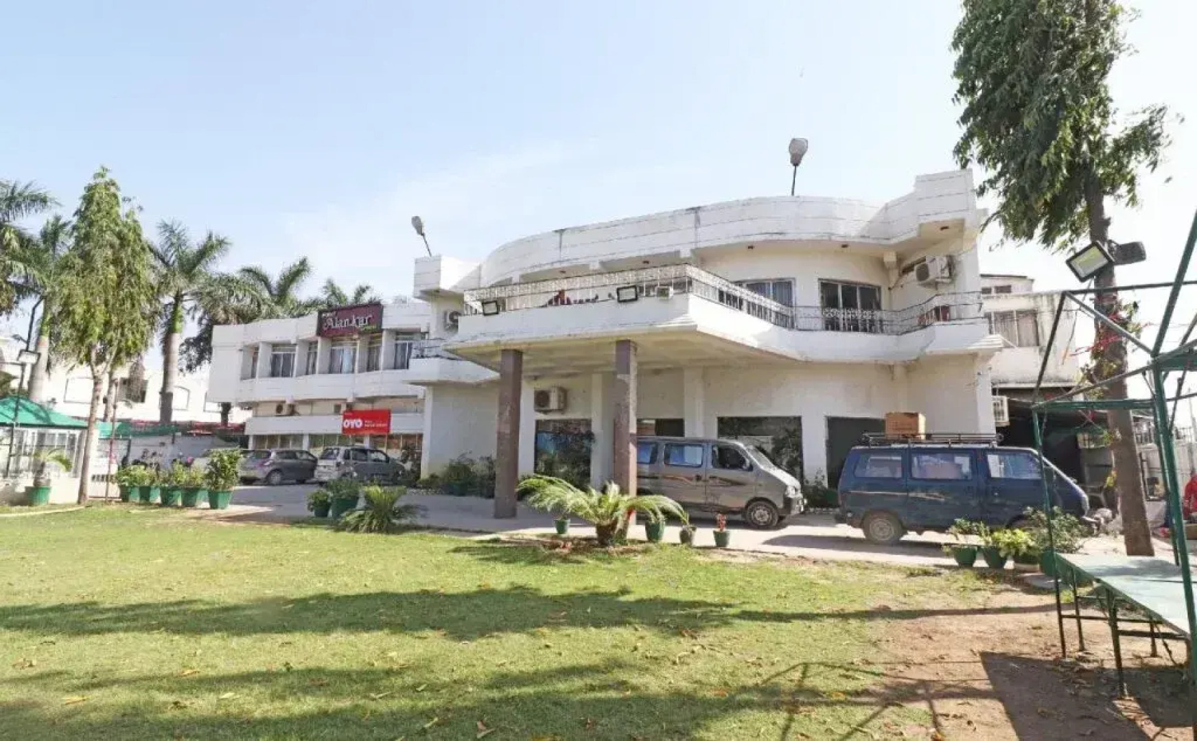 Hotel Alankar Greens by OYO Rooms