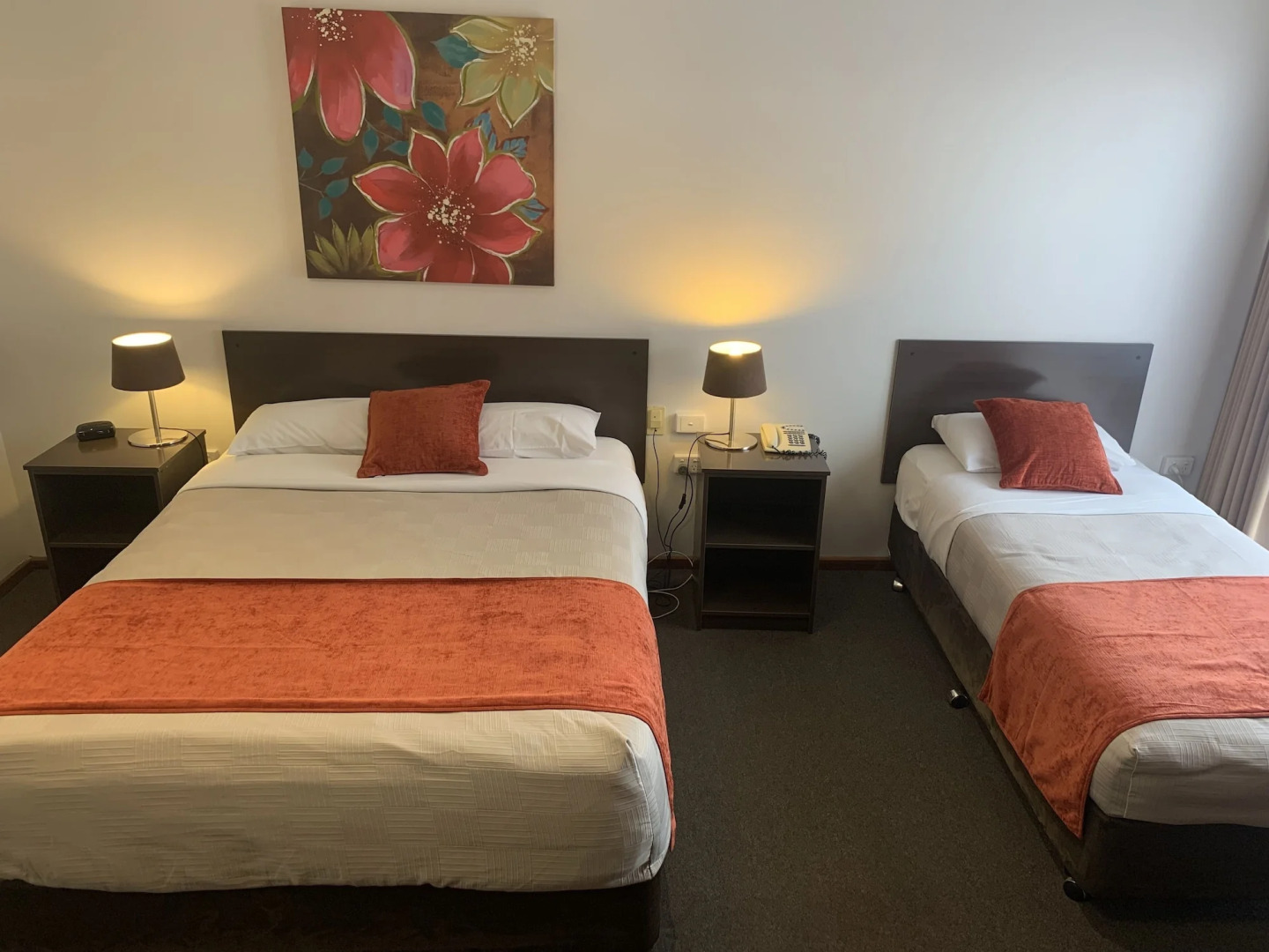 Ploughmans Motor Inn