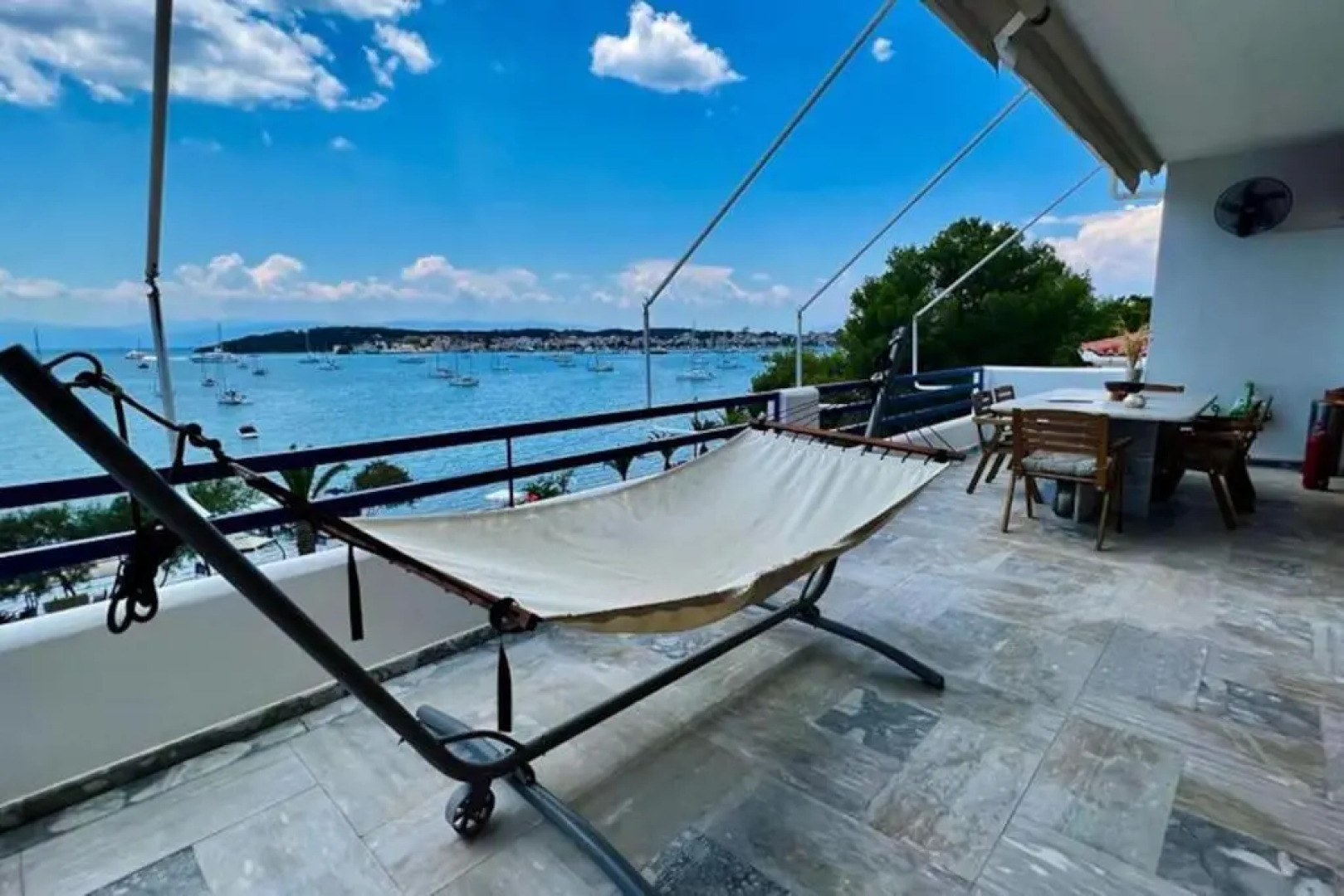 Chrysa's Dream - Dreamy Sea View at Spacious 3BR Apt in Porto Cheli