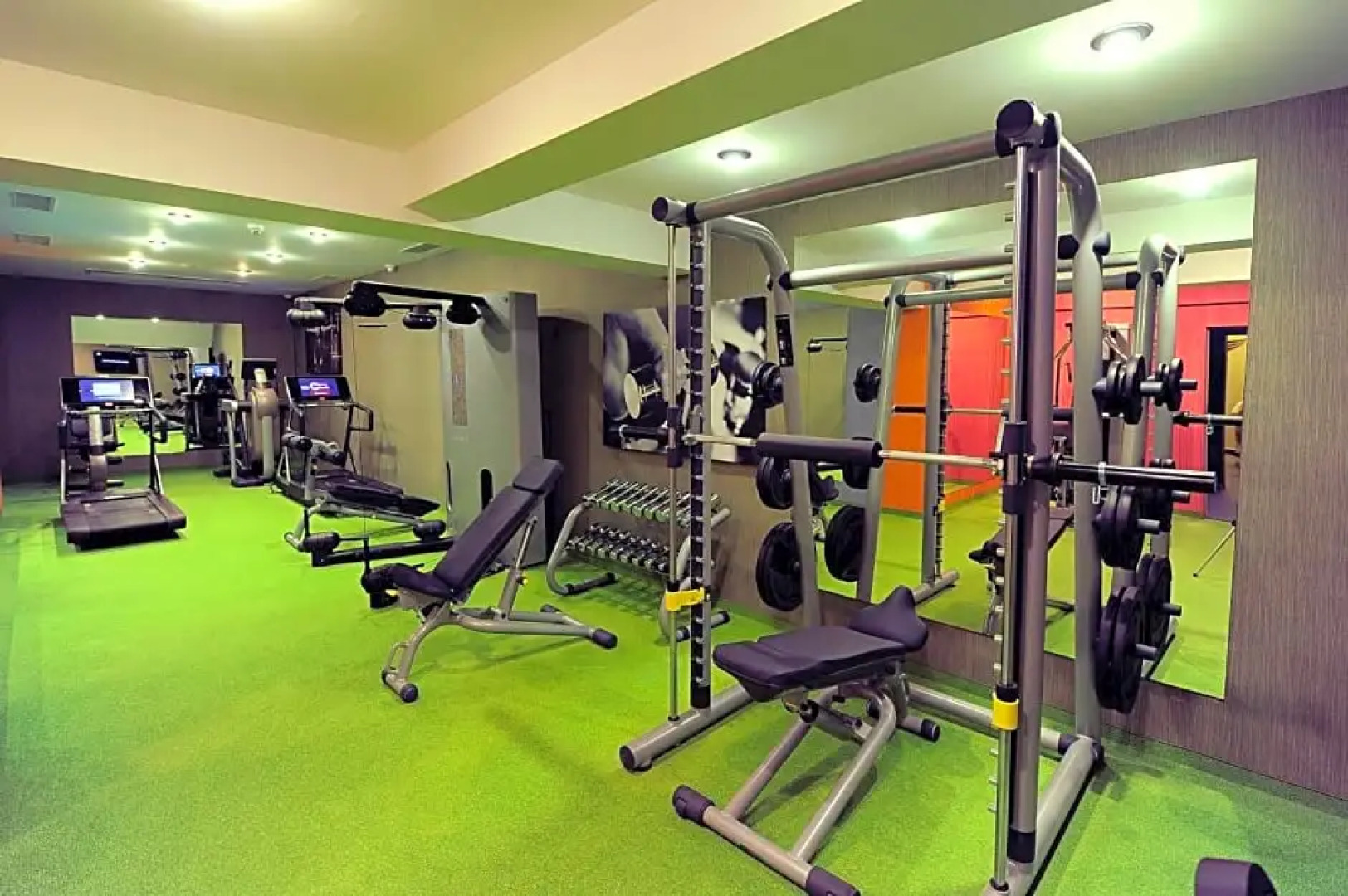 Plaza V Executive Hotel