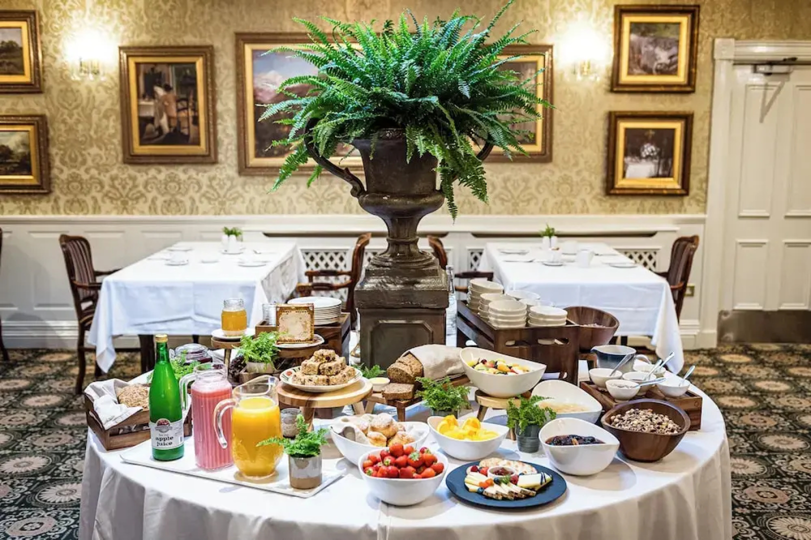 Fernhill House Hotel & Gardens