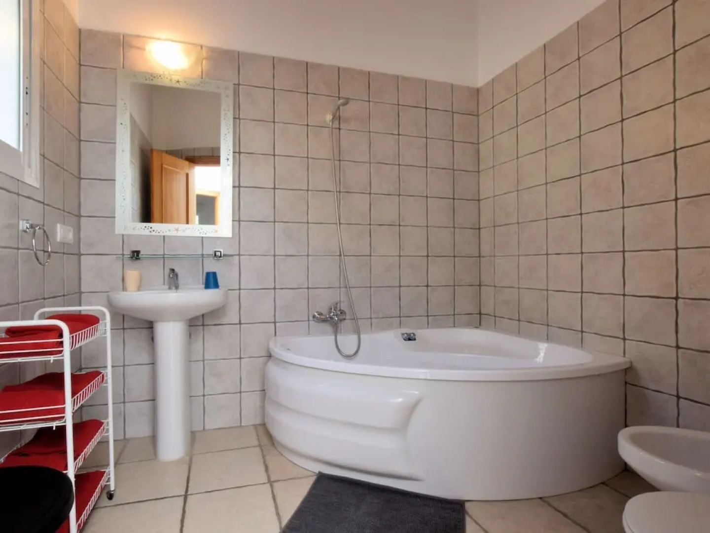 Villa in Arenas With Sea Views and Private Pool