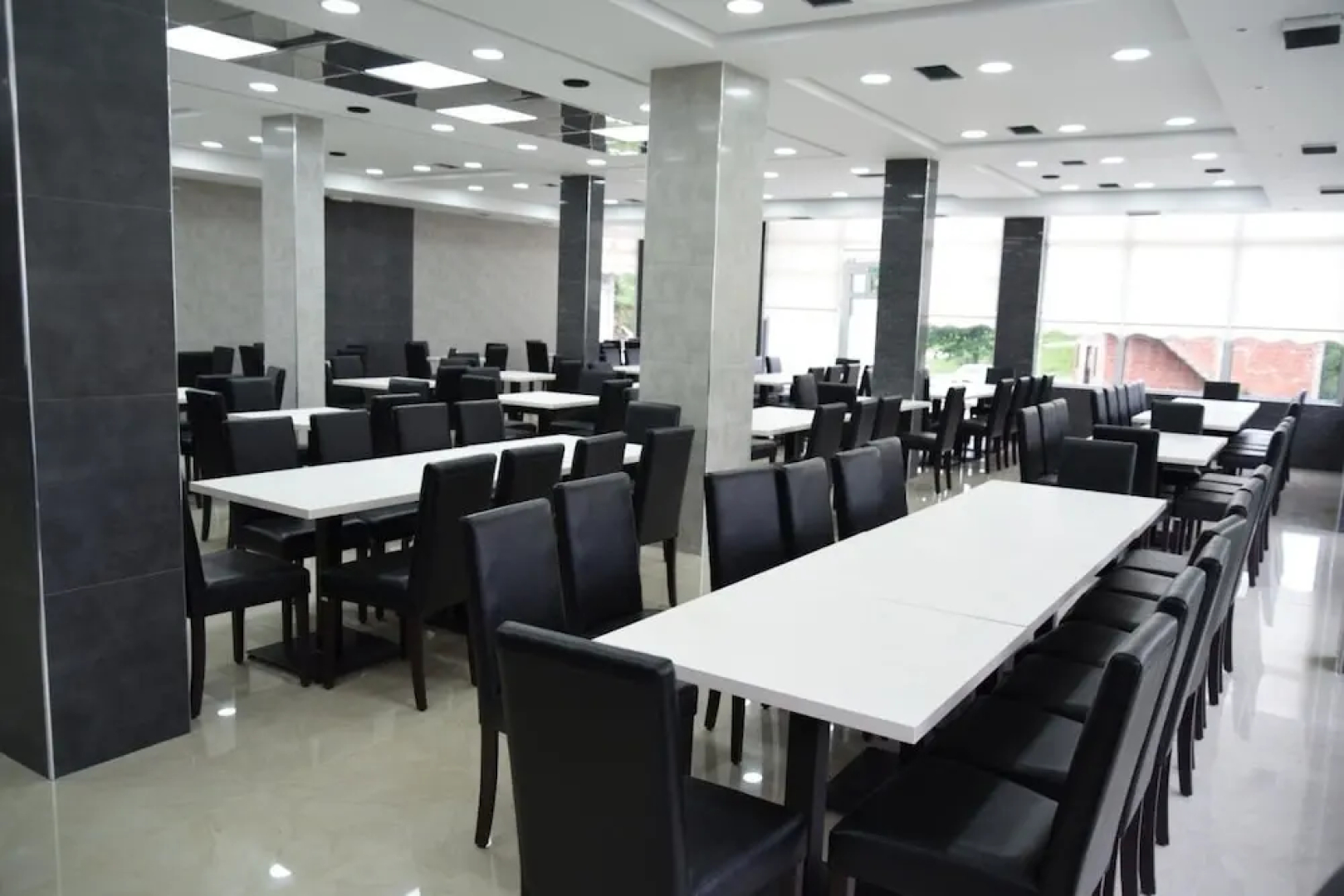 Hotel Emro